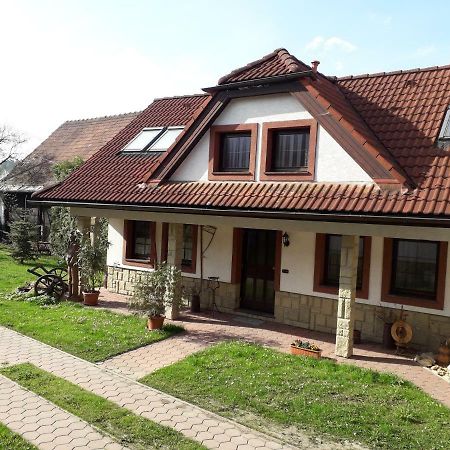 Apartman Kristina Ivachnova 49 Bešeňová Exterior foto